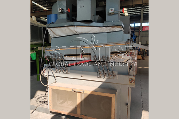 Crusher for car battery recycling.