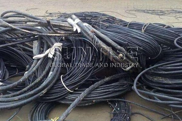 Discarded old cables may pollute the environment. Discarded old cables may pollute the environment.
